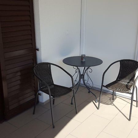 Apartments Merion Starigrad Paklenica Bagian luar foto