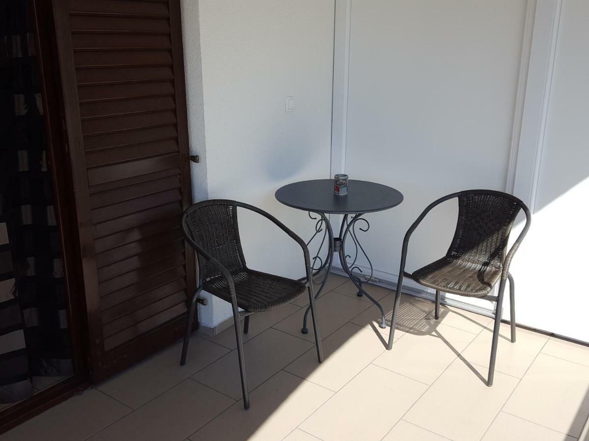 Apartments Merion Starigrad Paklenica Bagian luar foto