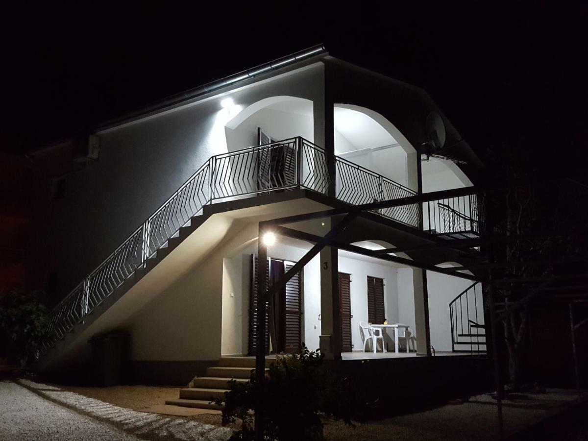 Apartments Merion Starigrad Paklenica Bagian luar foto