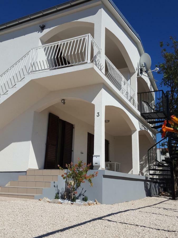 Apartments Merion Starigrad Paklenica Bagian luar foto