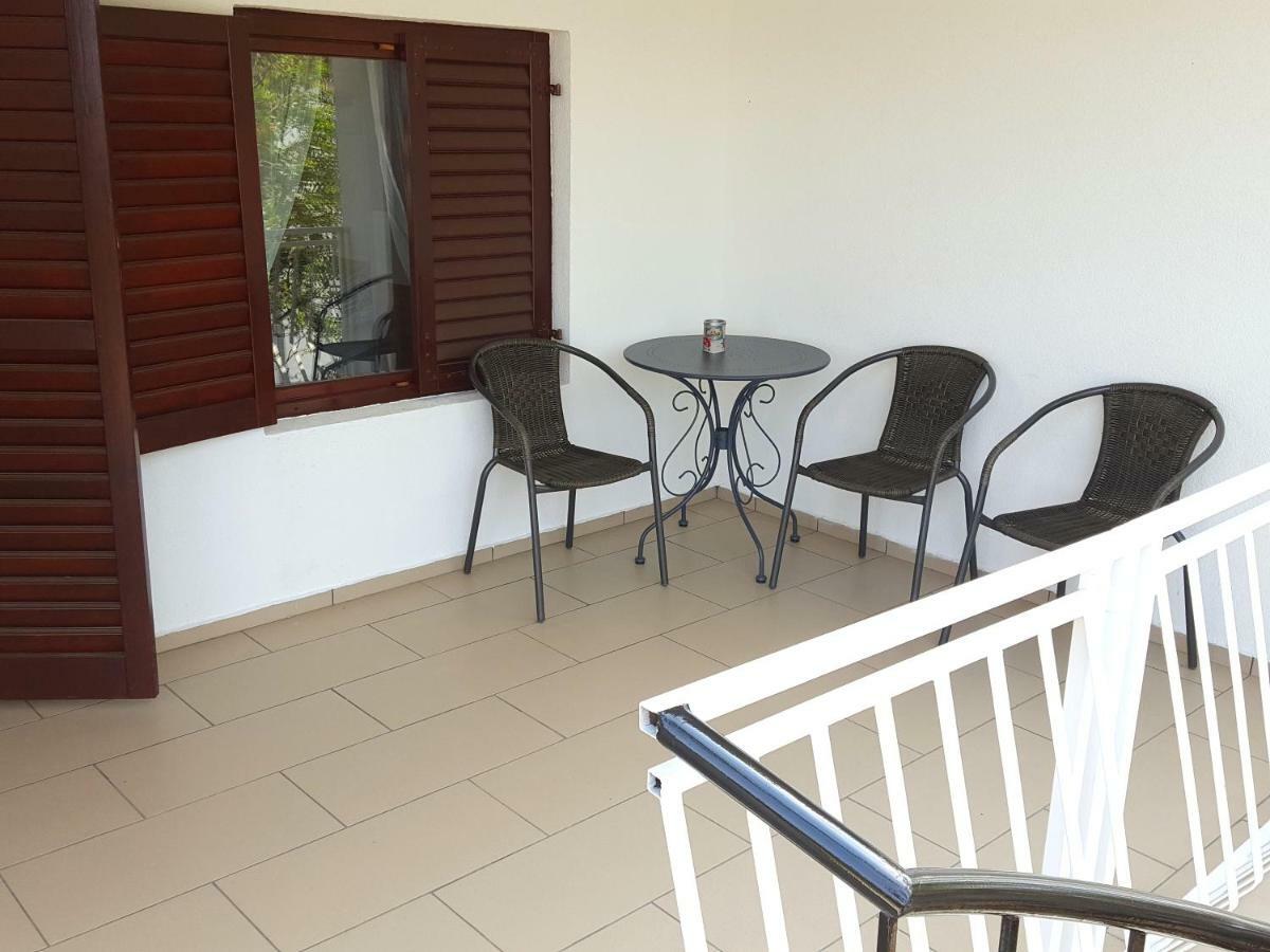 Apartments Merion Starigrad Paklenica Bagian luar foto