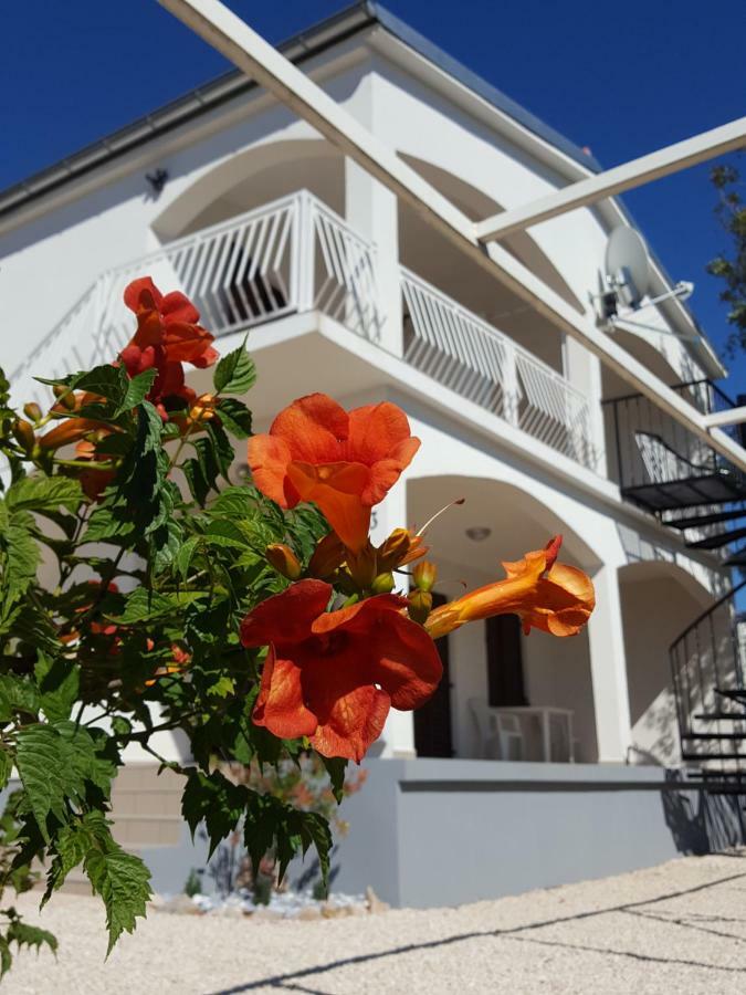 Apartments Merion Starigrad Paklenica Bagian luar foto